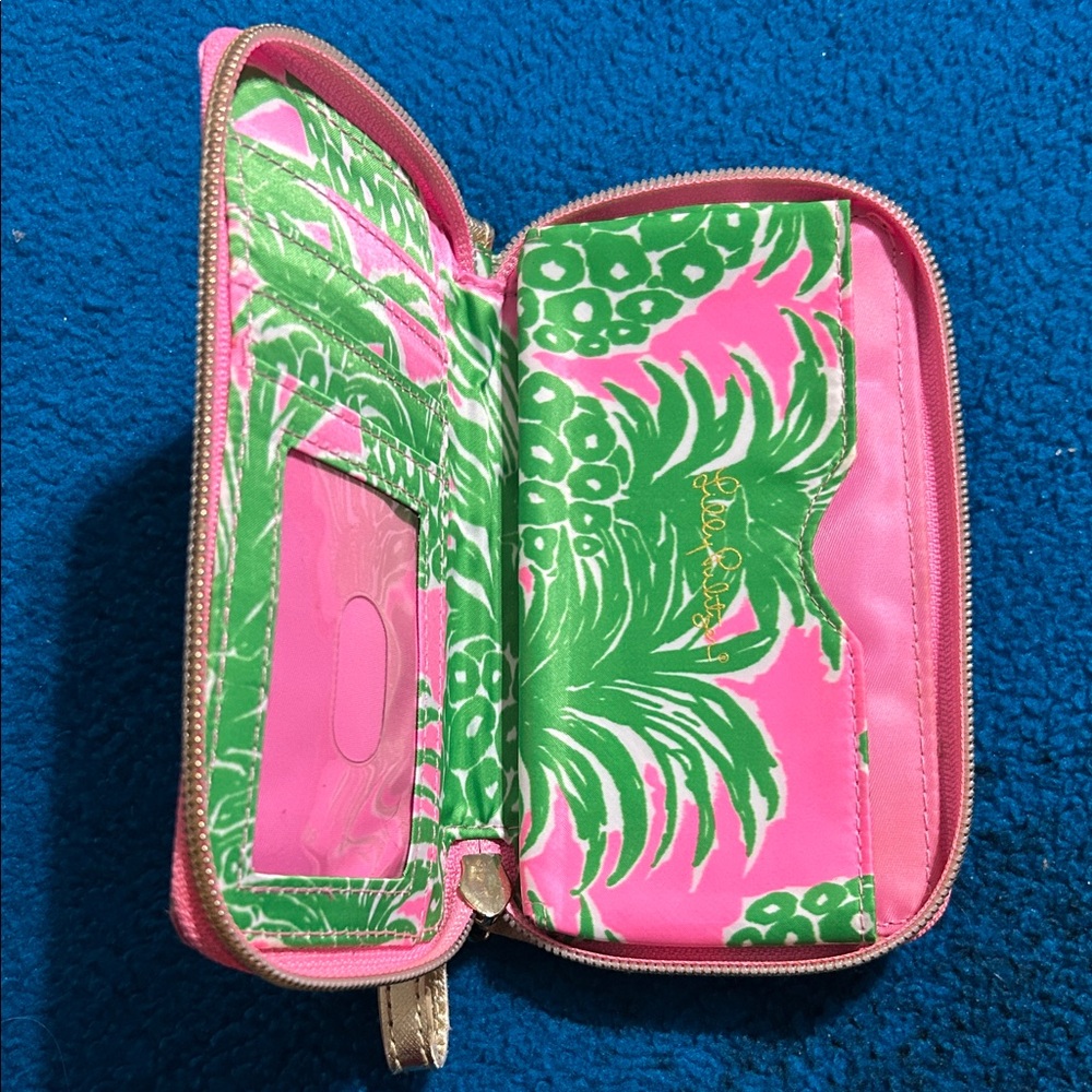Lilly Pulitzer Pineapple Print Phone Wristlet - Picture 5 of 5